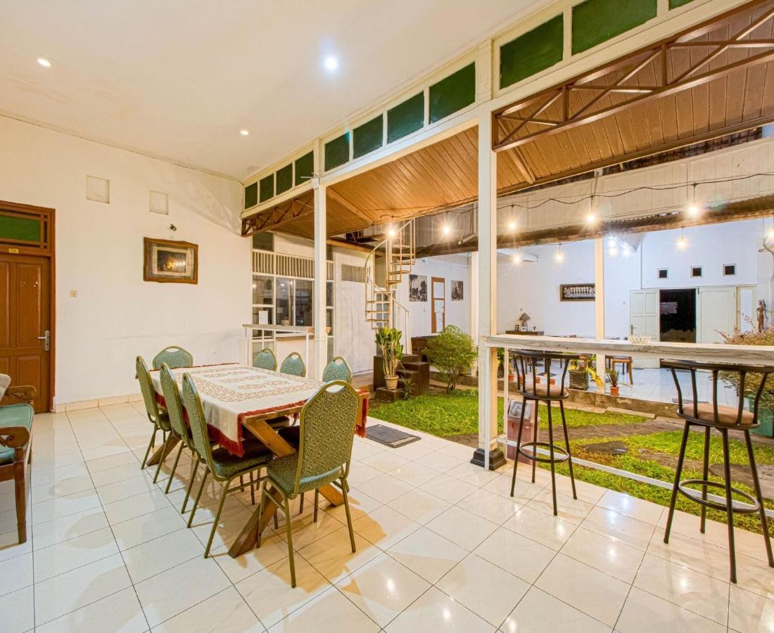 יוגיאקרטה D'Talent Hotel מראה חיצוני תמונה
