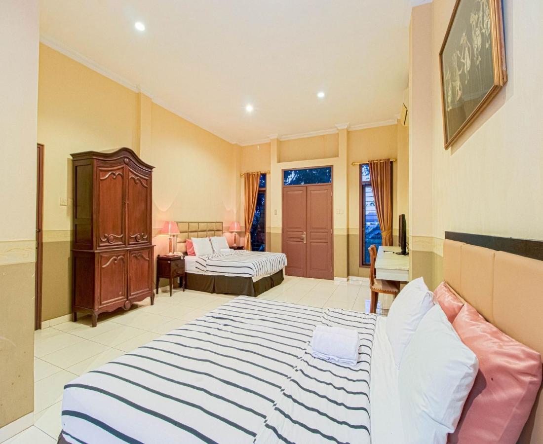 יוגיאקרטה D'Talent Hotel מראה חיצוני תמונה