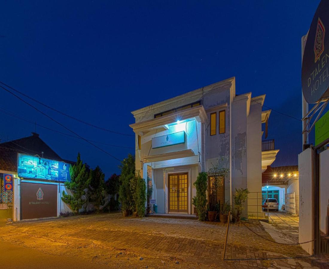 יוגיאקרטה D'Talent Hotel מראה חיצוני תמונה
