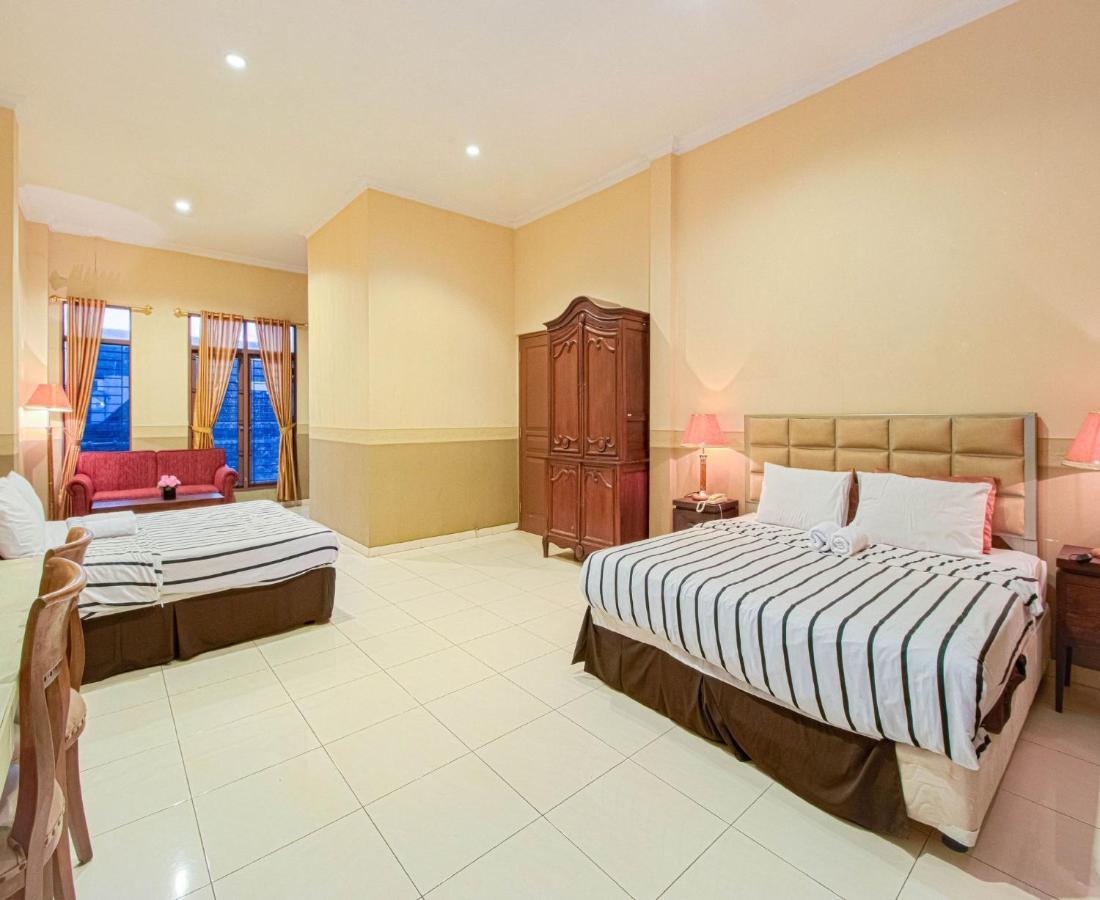 יוגיאקרטה D'Talent Hotel מראה חיצוני תמונה