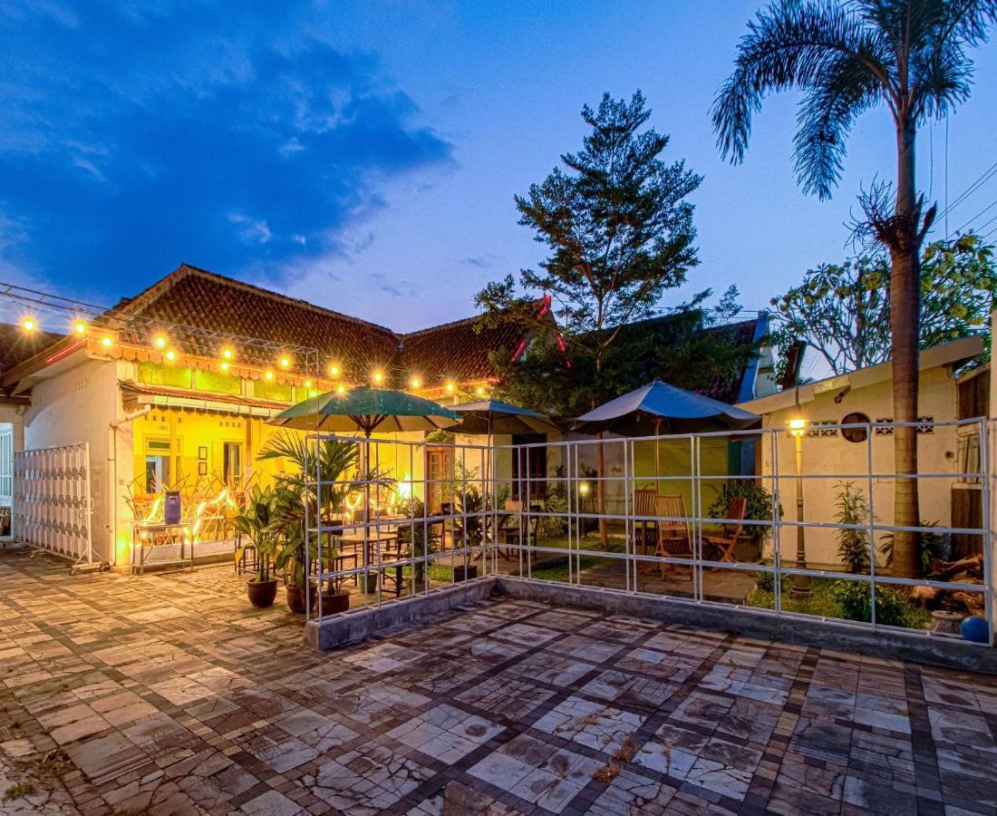 יוגיאקרטה D'Talent Hotel מראה חיצוני תמונה